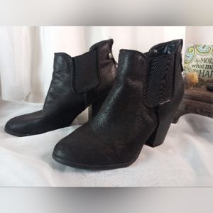 Carlos Santa Women's black bootie Size 8